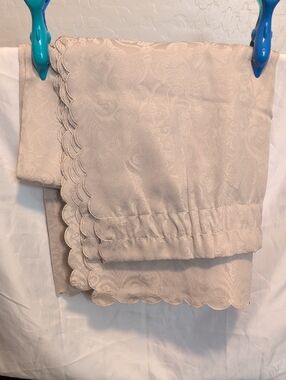 Classic Scalloped Jacquard Curtain in Taupe